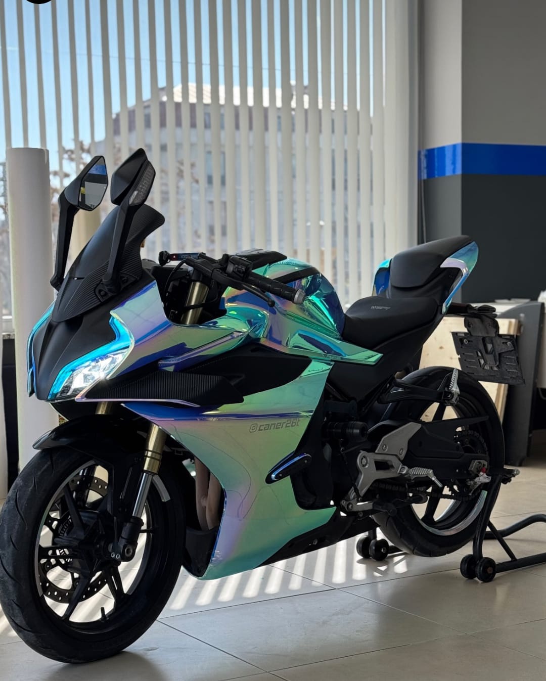 Gökkuşağı Hologram Folyo (Boyut: 50cm X 100 Cm)